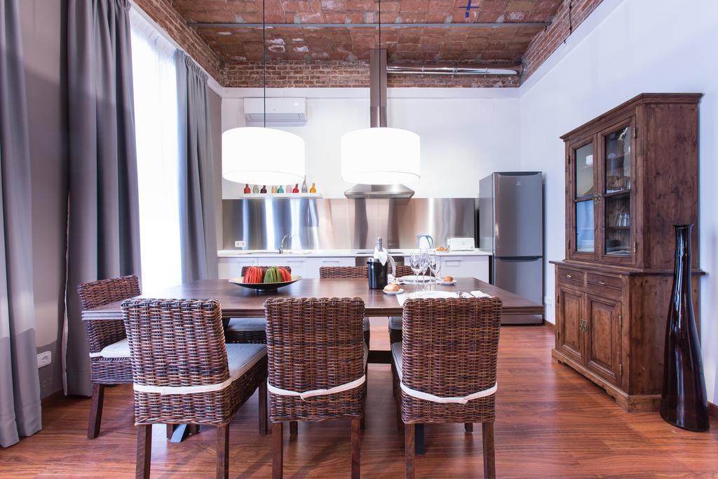 Serennia Apartamentos Ramblas - Placa Catalunya Барселона Номер фото