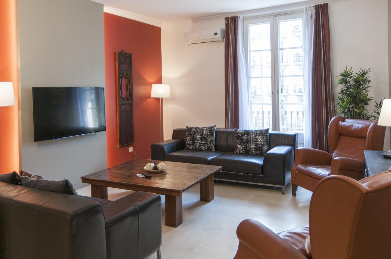 Serennia Apartamentos Ramblas - Placa Catalunya Барселона Экстерьер фото